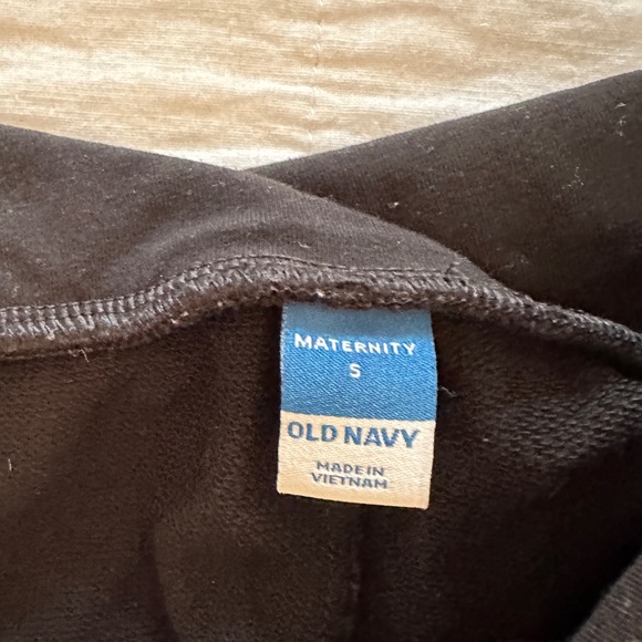 Old Navy Maternity Rollover Shorts - Bundle! Size Small - Picture 5 of 5